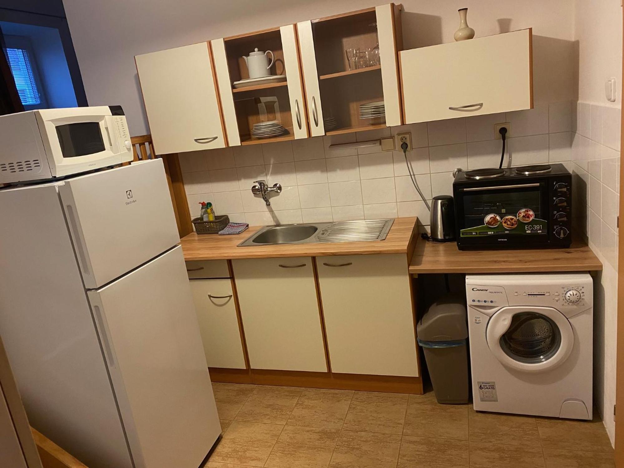 Penzion V Centru - Apartmány Smetanka Ceske Budejovice Exterior foto